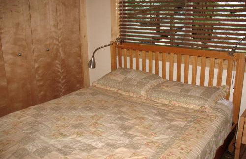 Exceptional Riverside Cabin Rental in the Trees near Pinecrest Lake, California - Foto 10