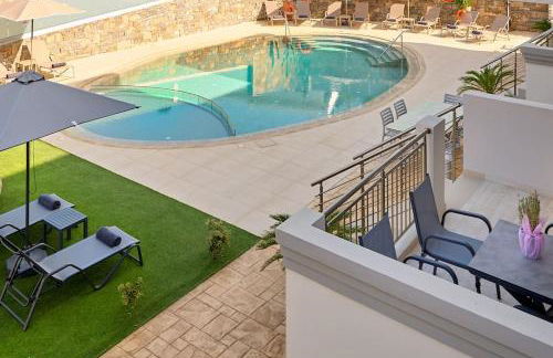 Superior family apartment w/pool dining area - Photo 37