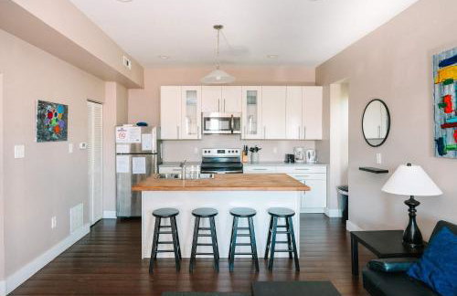 Acrisure Field - Off Street Parking - GroupStay - Foto 8