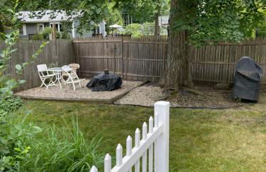 Cozy 2-bedroom Cottage with Access to Bantam Lake - Foto 3