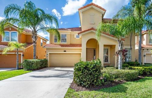 Lakeview 6-Bedroom Retreat with Game Room, Private Pool, Spa & Resort Amenities - Ideal for Families & Groups - Foto 3