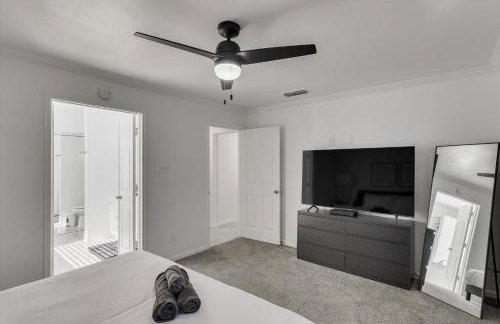 Luxury Holiday Home 5BR Hot Tub, Pool & Beautiful Backyard - Foto 18