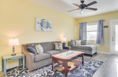 Waterfront Condo with Water Park, Walk to the Beach! - Foto 5