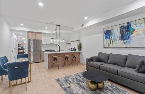 Capitol View 2 DC Townhouse Condo with Private Backyard and Garage Parking - Foto 20