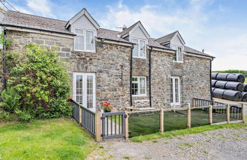 3 Bed in Llwyncelyn 49854 - Photo 1