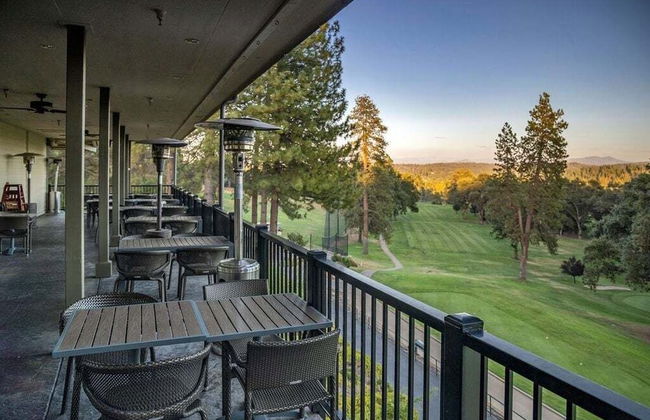 Marina Beach Lodge - Lakefront Home on Beach! by Yosemite Region Resorts - Foto 28