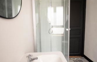 Élégante chambre avec salle de douche privative - Foto 12