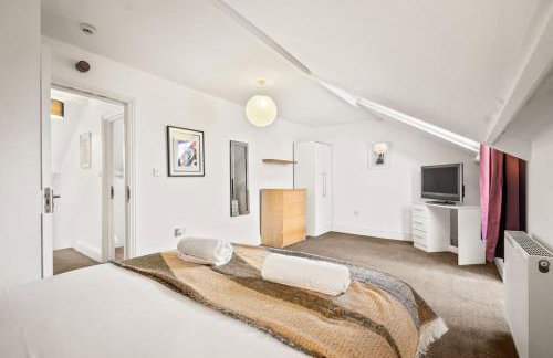 Huge Duplex in Great Location - Foto 21