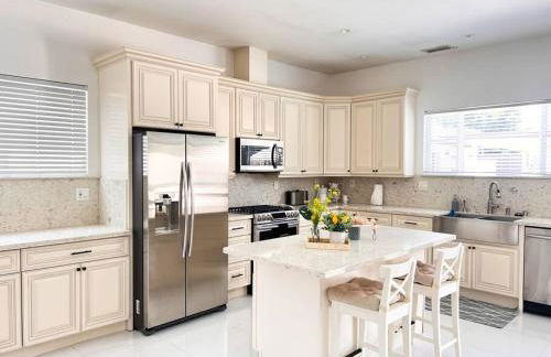 Luxury Oasis in Central Valley w Pool & Spa Topeka - Foto 48