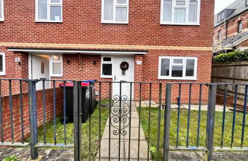 Stunning Five Bedroom Holiday Home in Chartham Canterbury with Hot Tub - Foto 16