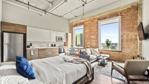 Stunning Downtown Apartment with Pool, Laundry, Parking - Foto 5