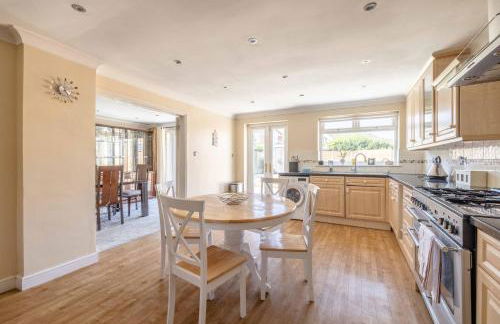 SPACIOUS 3 BEDROOM HOME - GREAT FOR FAMILIES! - By Tempstay - Foto 30