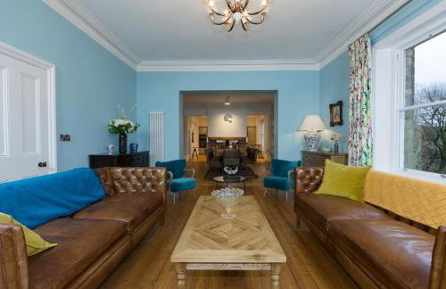 Queen Ann's Close - Photo 3