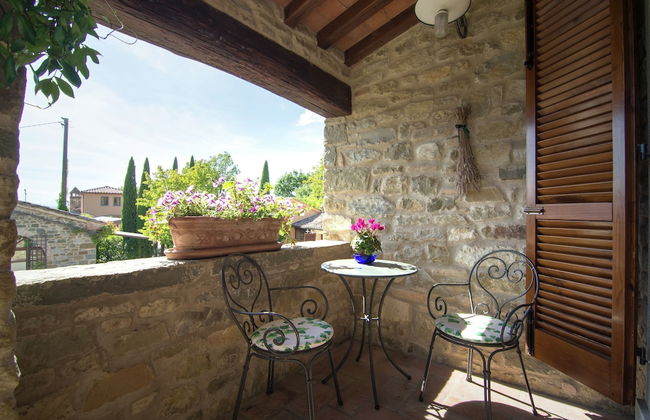 Tuscan Terrace Escape - Photo 14