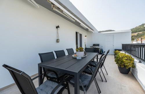 Sea-esta Beach House, Beachfront Residence & BBQ, By ThinkVilla - Foto 12