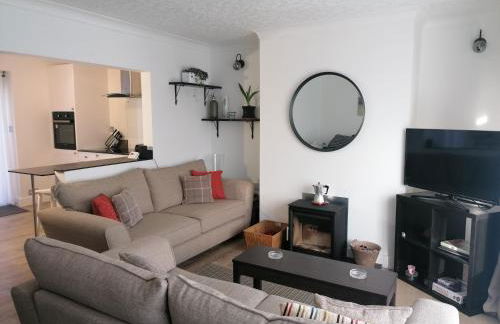 Two Sails Brixham - Spacious modern family seaside home - parking - wood-burner - dog friendly - Photo 1