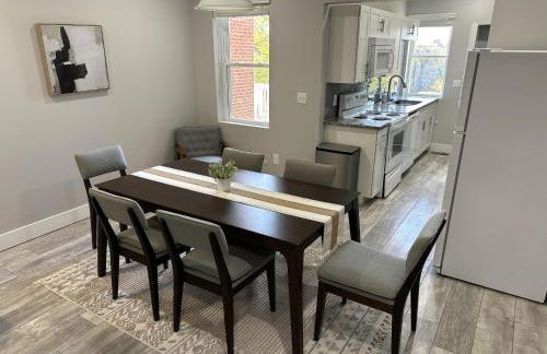 Charming 2BR Near Downtown & Attractions - Foto 36