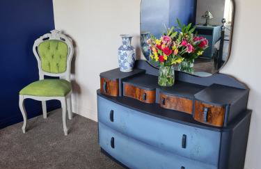 Rumer Hill House a unique boutique styled place to stay in Cannock close to A5 the McArthur Glen outlet - Foto 24