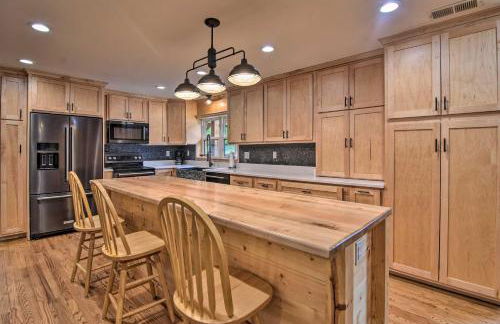 Rustic Sunset Escape on 67 Acres Outdoor Kitchen - Foto 12