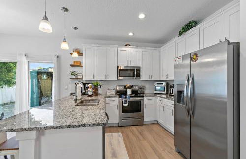 Few steps to Ocean- Beach Cruisers & Free parking & Private backyard - Foto 16