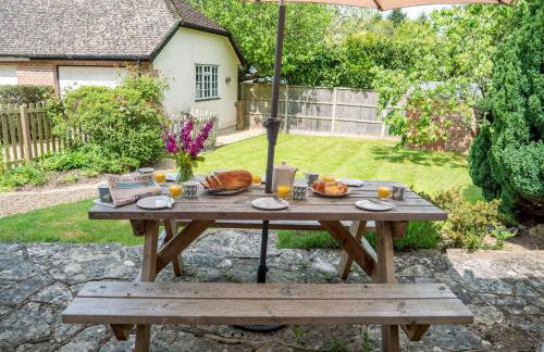 Spacious family cottage with private garden and forest walks - Foto 16