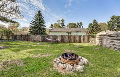 Walk to Beach Lake Michigan Getaway! - Foto 25