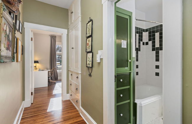 City Park Charm - Vintage Home w/ Modern Comforts - Foto 18