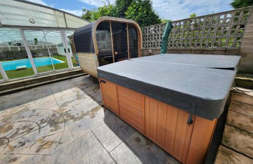 Rent My Spa Home with swimming pool, hottub and sauna - Foto 2