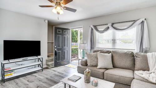 1 Mi to Beach Home with Patio and Grill in Hampton! - Foto 3