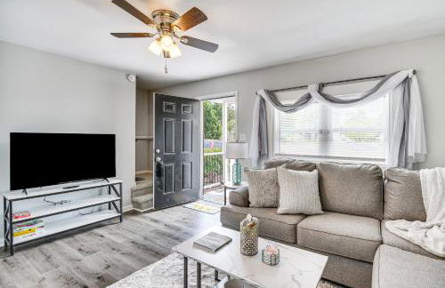 1 Mi to Beach Home with Patio and Grill in Hampton! - Foto 3