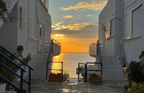 Panoramic Seaview Maisonette with Garden - Photo 3