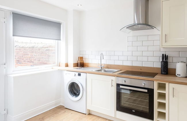 Host Stay Milbanke House - Photo 2