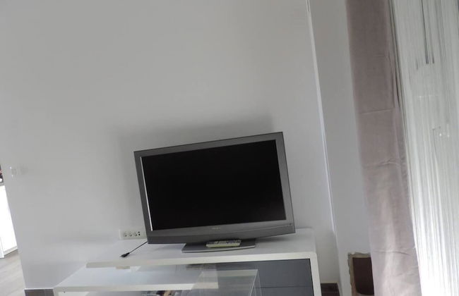 Luxurious 2-bed Appartment in Mandre With Pool - Foto 11