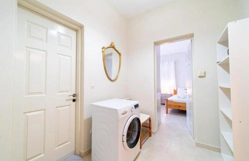 Kalemi House, Spacious 2BR Home with Garden near Ipsos and Dassia - Foto 15