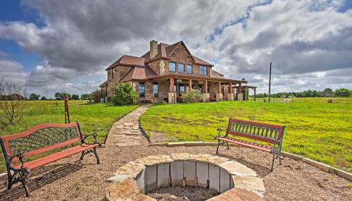 Home with Game Room and Fireplace 14 Mi to McKinney! - Foto 2