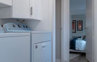 Stylish and Spotless Beach Getaway - Foto 27