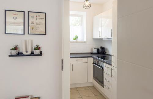 ImmoStay G#1 Ferienhaus - Parken & WiFi, 2 Balkone und 2 Bäder,4K - Foto 65