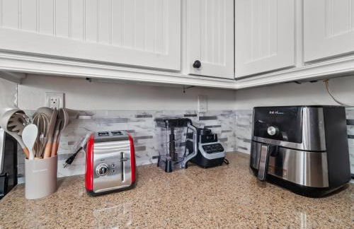 Super Spacious Family Vacation House! - Photo 28