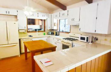 The Bungalow Partial Home Rental - Photo 32