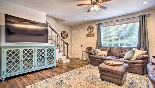 Modern Home with Yard and Deck, 1 Mi to Clemson U! - Foto 4