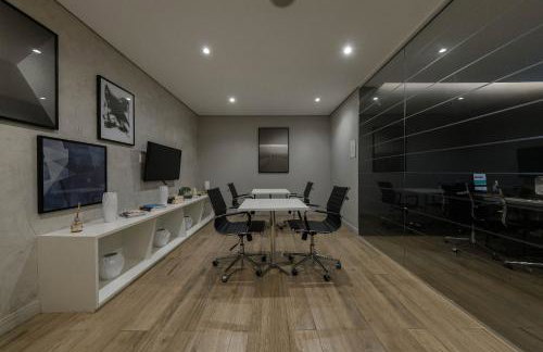 LZ414 - Conforto na Luz: Apto Moderno com Piscina - Foto 20