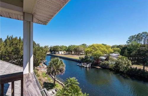 4BR Private Dock, Warm Spring Canal, Kayaks, Canoe - Photo 48