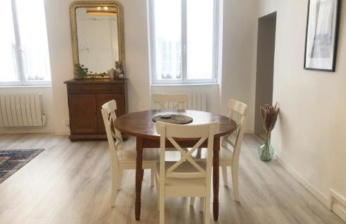 Elegant, Spacious Apartment in Historic Center of Tournon - Foto 18