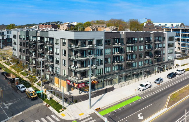 Walkable Midtown Location Modern Amenities, Pool & Gym Anthem by Avantstay - Foto 17