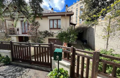 P1- Maison 2min metro PARIS-EXPO 3 chambres 3 lits - Foto 1