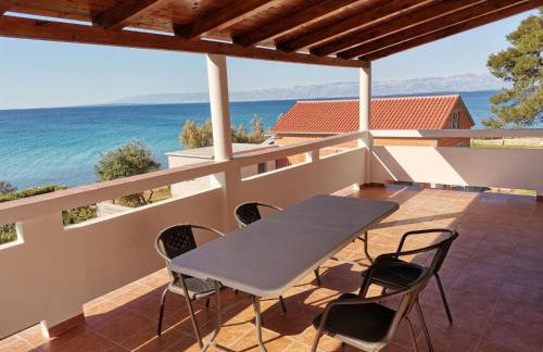 Apartment Wunderschöne Ferienwohnung in Ugljan mit Terrasse by Interhome - Foto 1