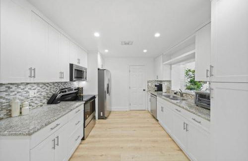 Miami Oasis- Pool & Game Fun - Foto 27