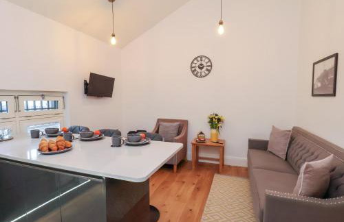 Evening Star Engine Shed - Photo 7