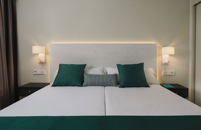 AluaSun Far Menorca Hotel - Photo 5