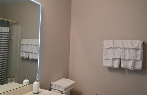 Amazing Renovated Townhouse - Foto 41